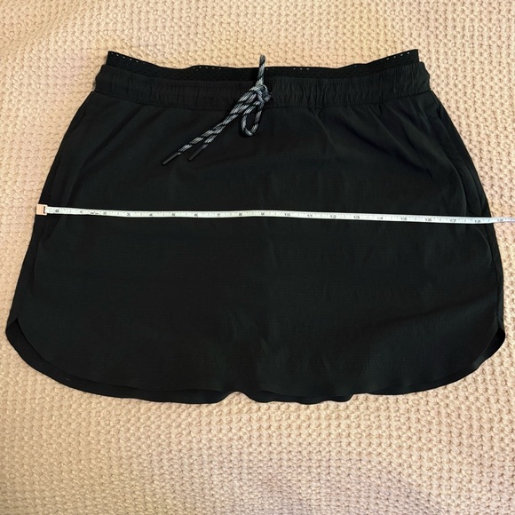 Athleta Crest Skort Black Size 8 Built-In Shorts Activewear Golf Tennis Running - Picture 9 of 12